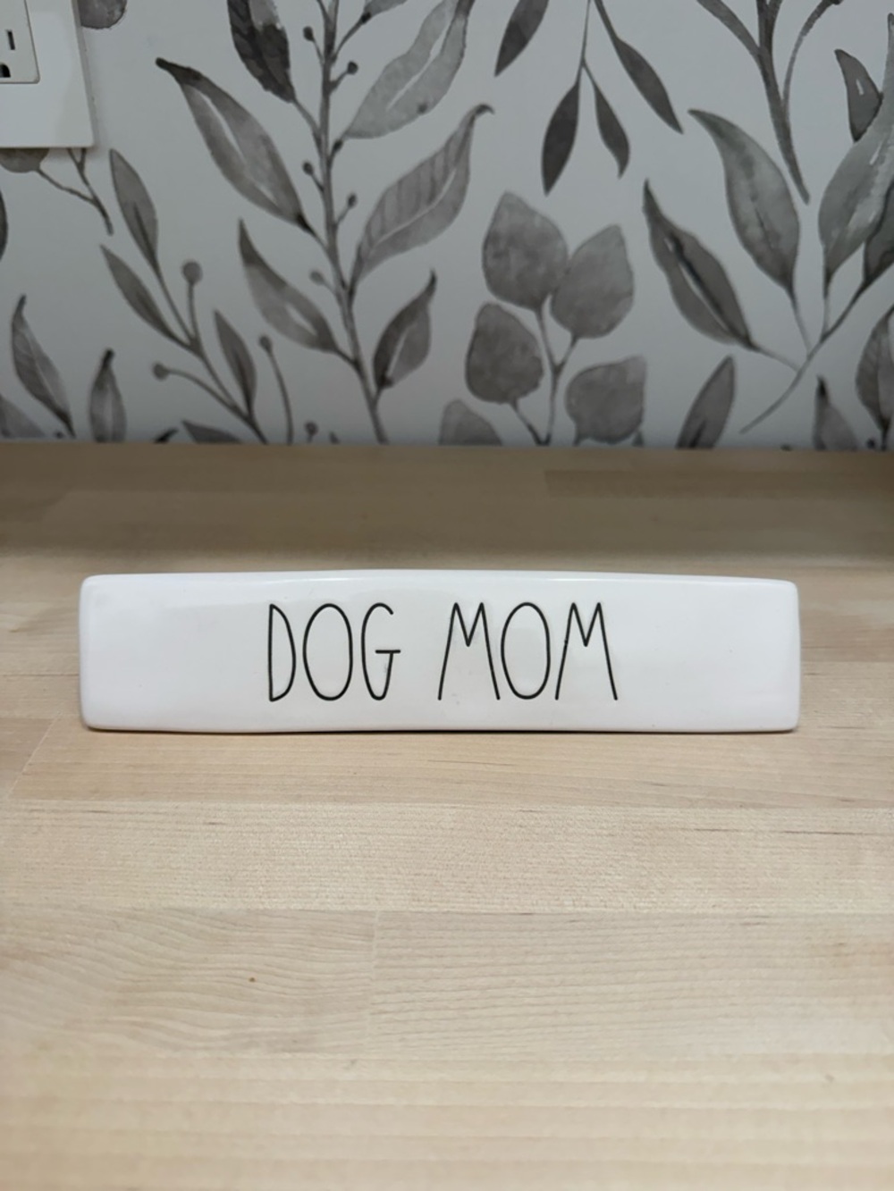 Rae Dunn White "DOG MOM" Ceramic Sign